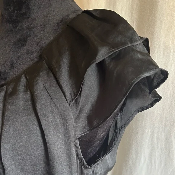 Spense Pleated Neckline Black Blouse With Fluttery Sleeves Women’s Size Large - Picture 3 of 7